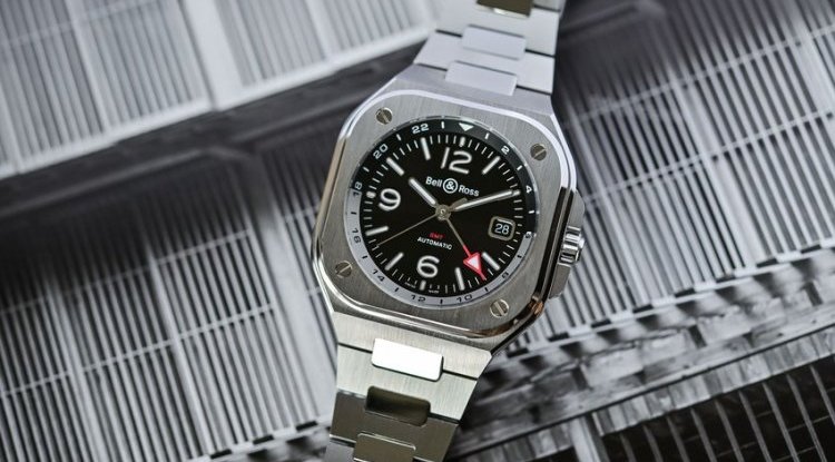 Bell &amp; Ross launches the first dual time zone model in the BR 05 range