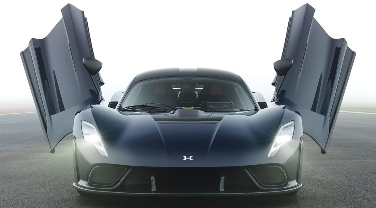 New electric hypercar with 6 motors and 6 wheels