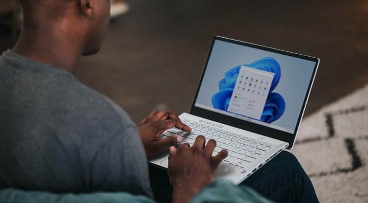 Windows 11 gets a new Notepad with support for dark mode