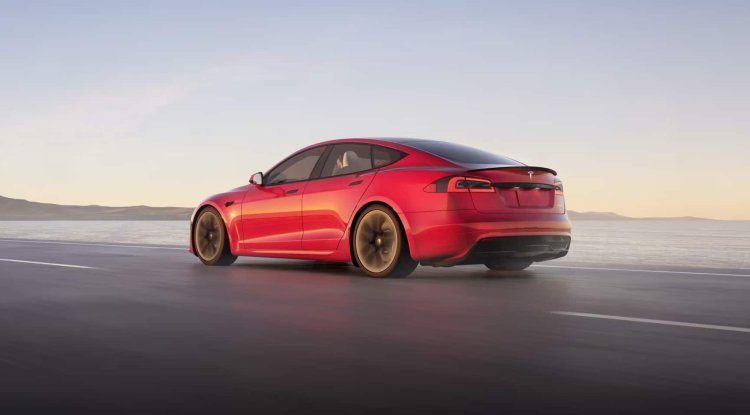 Youtuber redesigns Tesla to be jet-powered
