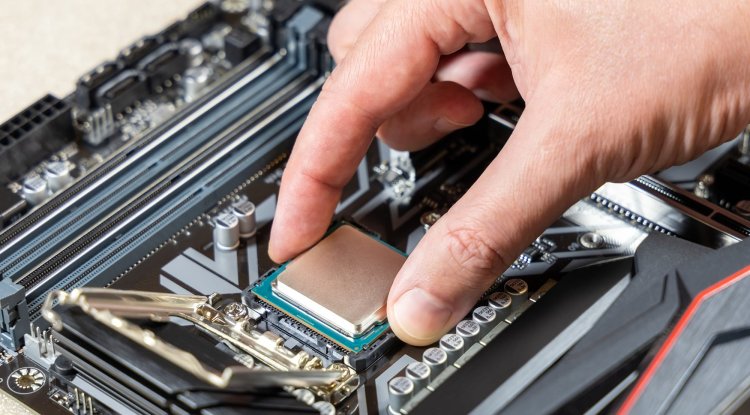 Intel i7 12700K - a few percent slower than i9