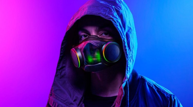 FFP2 alternative or pointless RGB gadget?
