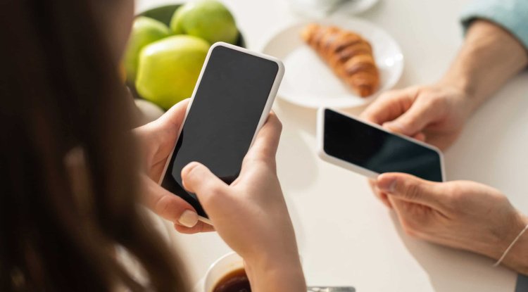 THINGS THAT A CHEAP IPHONE SHOULD HAVE