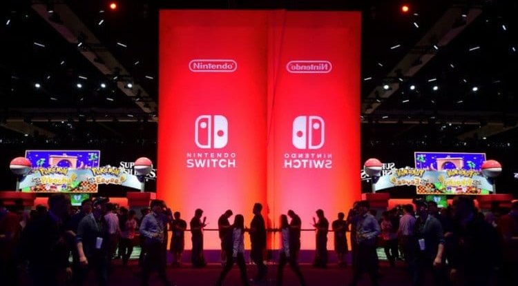 Ahead of the start of sales of the new model, Nintendo could reduce the price of the original Switch console