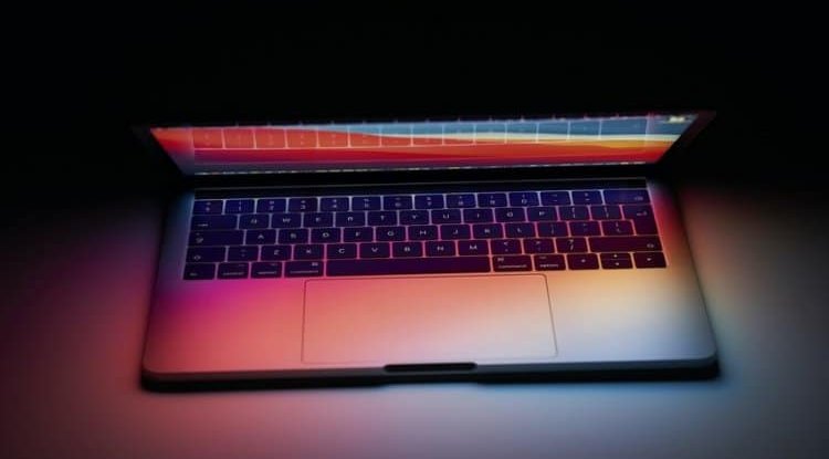 The expected MacBook Pro with M1X chip, on the verge of being presented