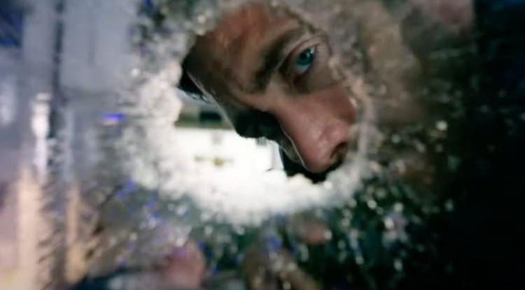 Jake Gyllenhaal is the main star of a new, suspenseful thriller "Ambulance". Watch the trailer HERE