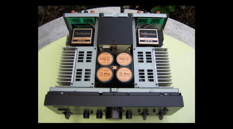 Panasonic SU-V900: Integrated amplifier