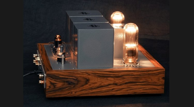 Test tube amplifier Thivan Labs Lion 805A