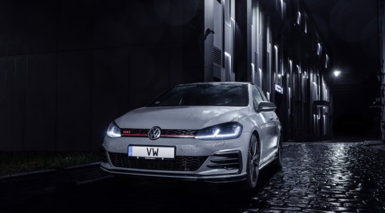 Not only premium brands with DLCs - VW and Opel are coming soon