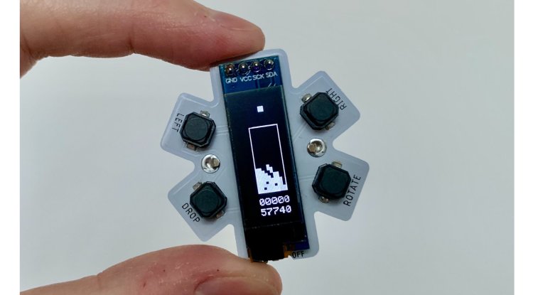 Discover Asterisk, a console of only four centimeters