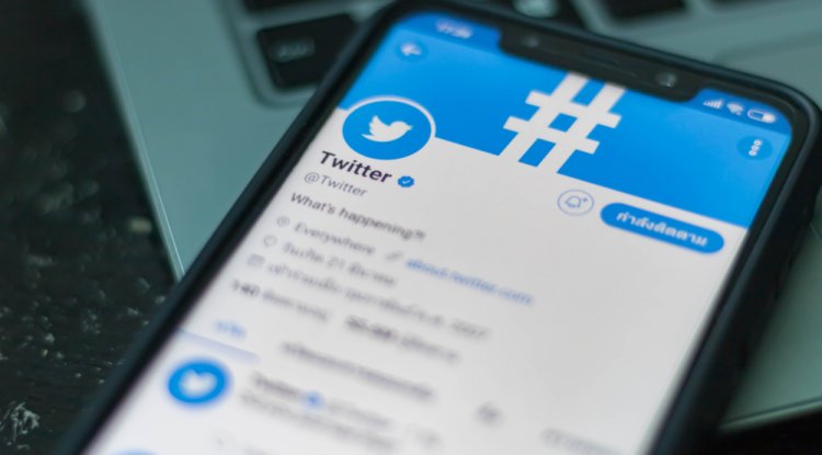 Twitter is testing a status feature