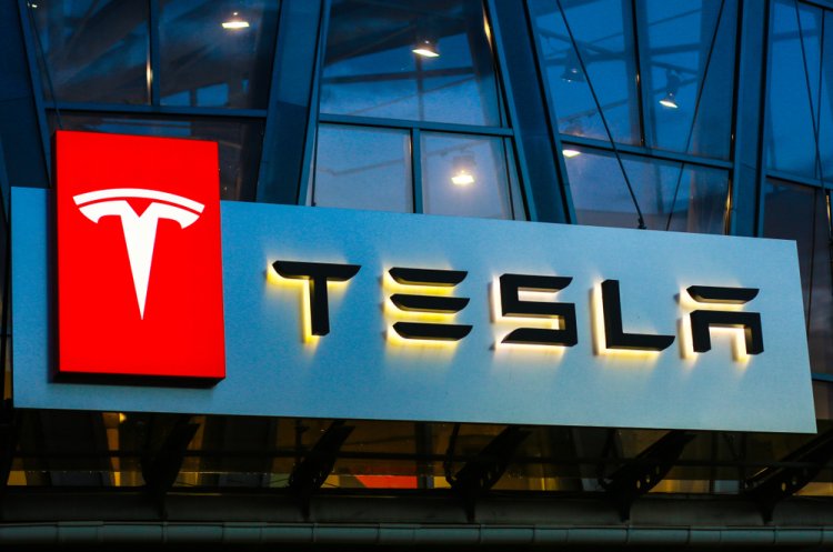 The company Tesla sold Bitcoin worth almost a billion dollars