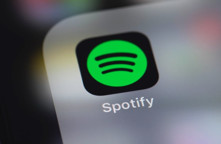 Spotify is discontinuing its car gadget