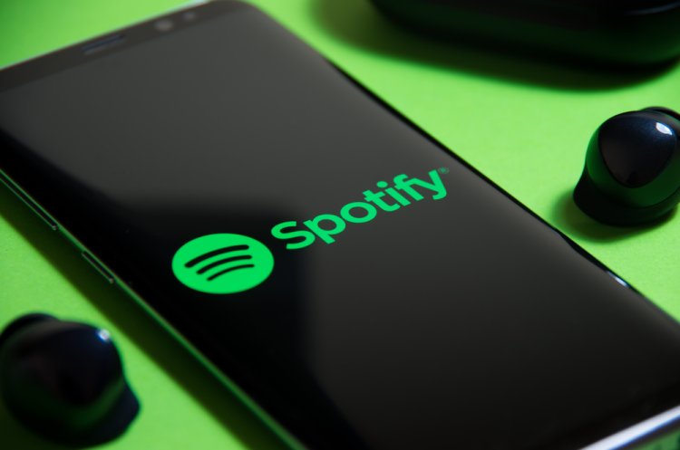 Spotify recorded an increase in users and a decrease in profits