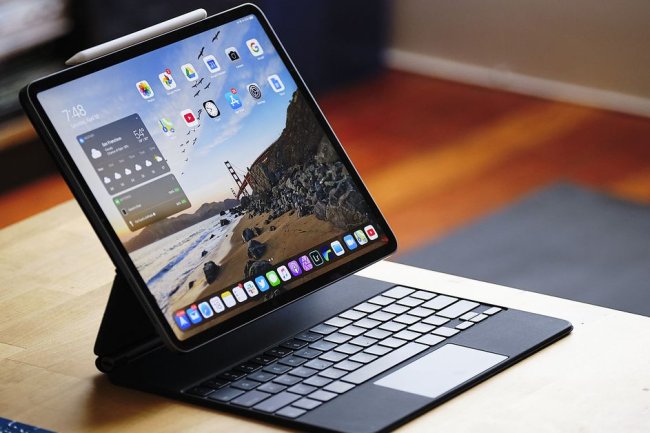 APPLE MAGIC KEYBOARD FOR IPAD PRO 11-INCH