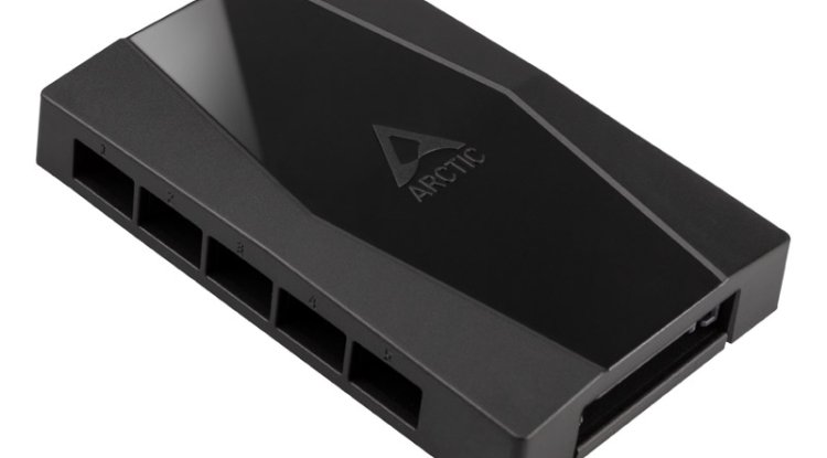 Arctic 10 Port PWM Fan Hub with SATA Power