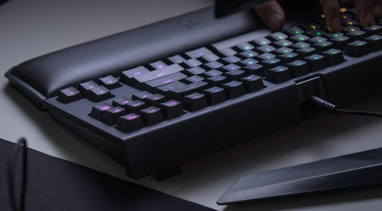 RAZER BLACKWIDOW TOURNAMENT EDITION CHROMA V2 GAMING KEYBOARD