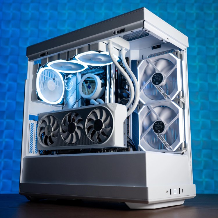 HYTE Y40 Snow White Edition PC