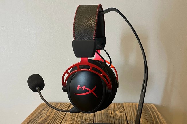 HyperX Cloud Alpha Wireless Headset Review: A Blend of Longevity and Quality