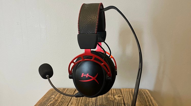 HyperX Cloud Alpha Wireless Headset Review: A Blend of Longevity and Quality