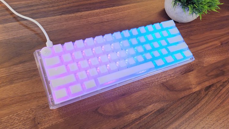 Comprehensive Review of the Ducky One 3 SF Aura Keyboard: A Typist's Perspective