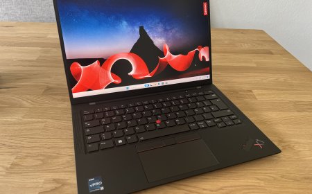 Lenovo ThinkPad X1 Carbon: Sleek Design Meets Advanced Technology