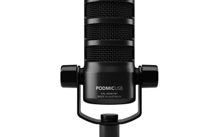 Rode PodMic USB Review: Enhancing Connectivity for Modern Podcasting and Streaming
