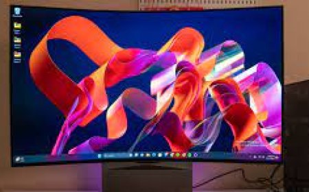 LG OLED Flex 42 Review: A Versatile Gaming Monitor