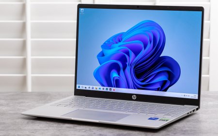 HP Pavilion Plus 14 OLED Review: Balancing Price and Performance