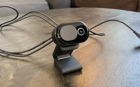 Microsoft Modern Webcam: A Detailed Review and Comparison